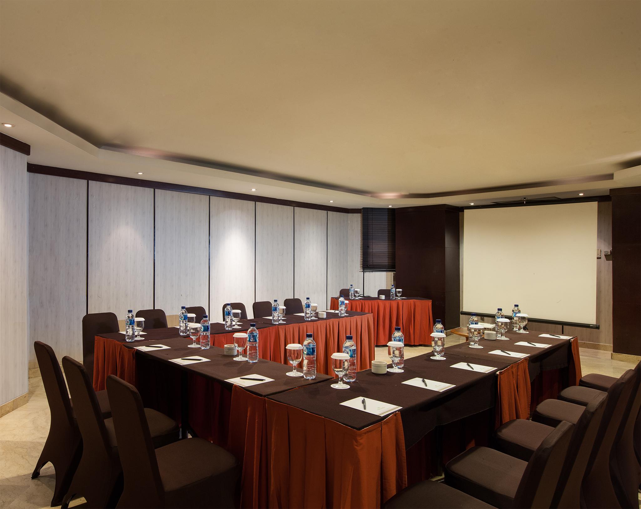 Hotel Santika Premiere Semarang Exterior photo