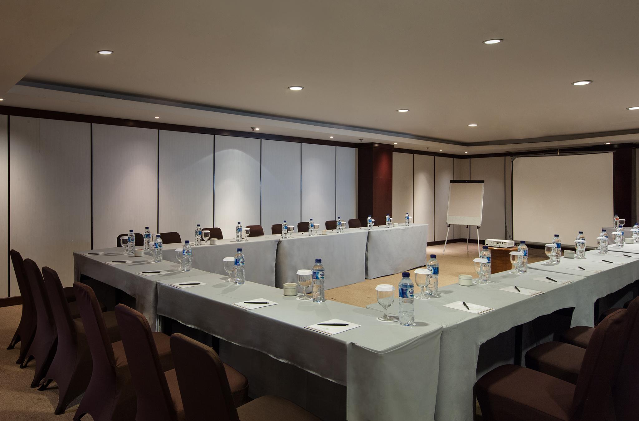 Hotel Santika Premiere Semarang Exterior photo