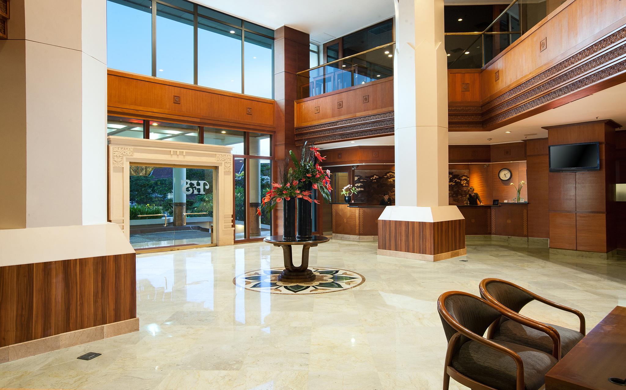 Hotel Santika Premiere Semarang Exterior photo