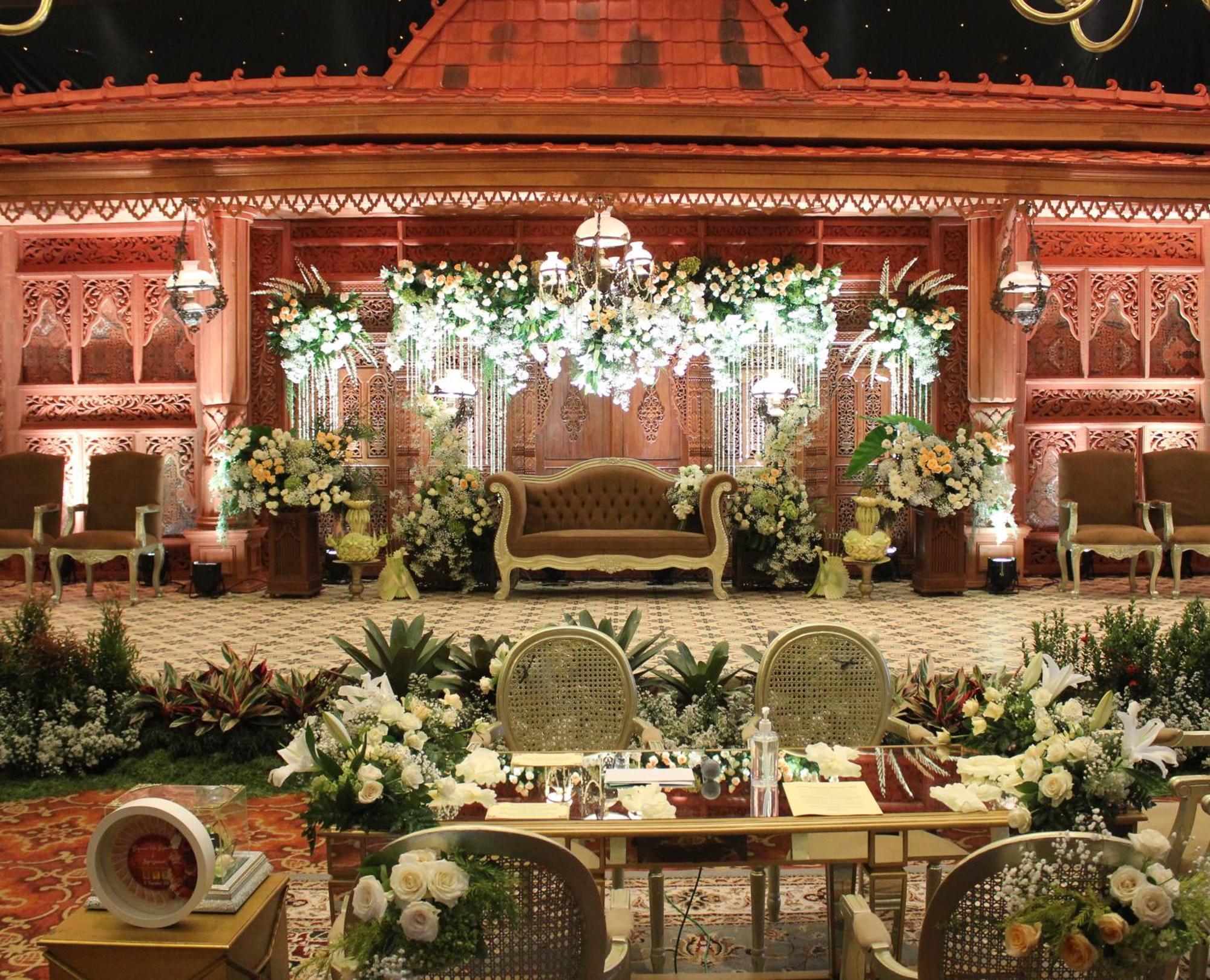 Hotel Santika Premiere Semarang Exterior photo