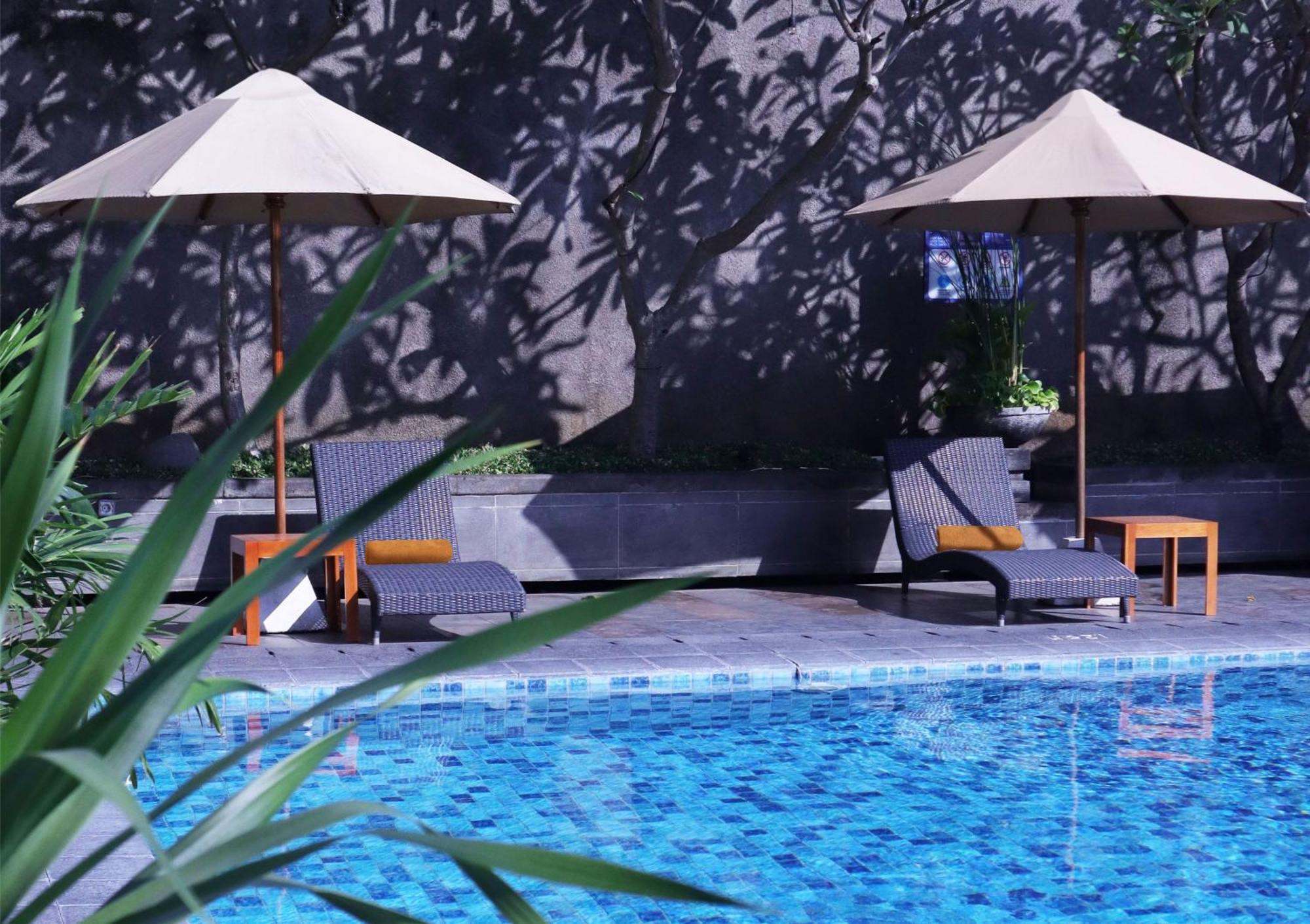 Hotel Santika Premiere Semarang Exterior photo